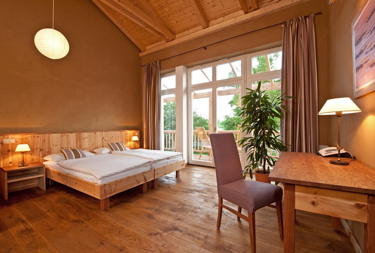 Hotel Gutshaus Parin - Bio- Und Gesundheitshotel Moor-Rolofshagen المظهر الخارجي الصورة